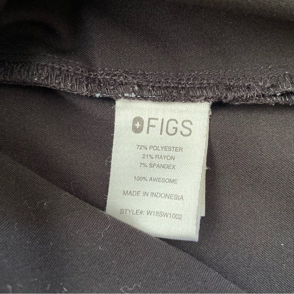 FIGS Gaya Black Contrast Camo Pocket Women's Scrub‎ Top Small - Picture 8 of 10